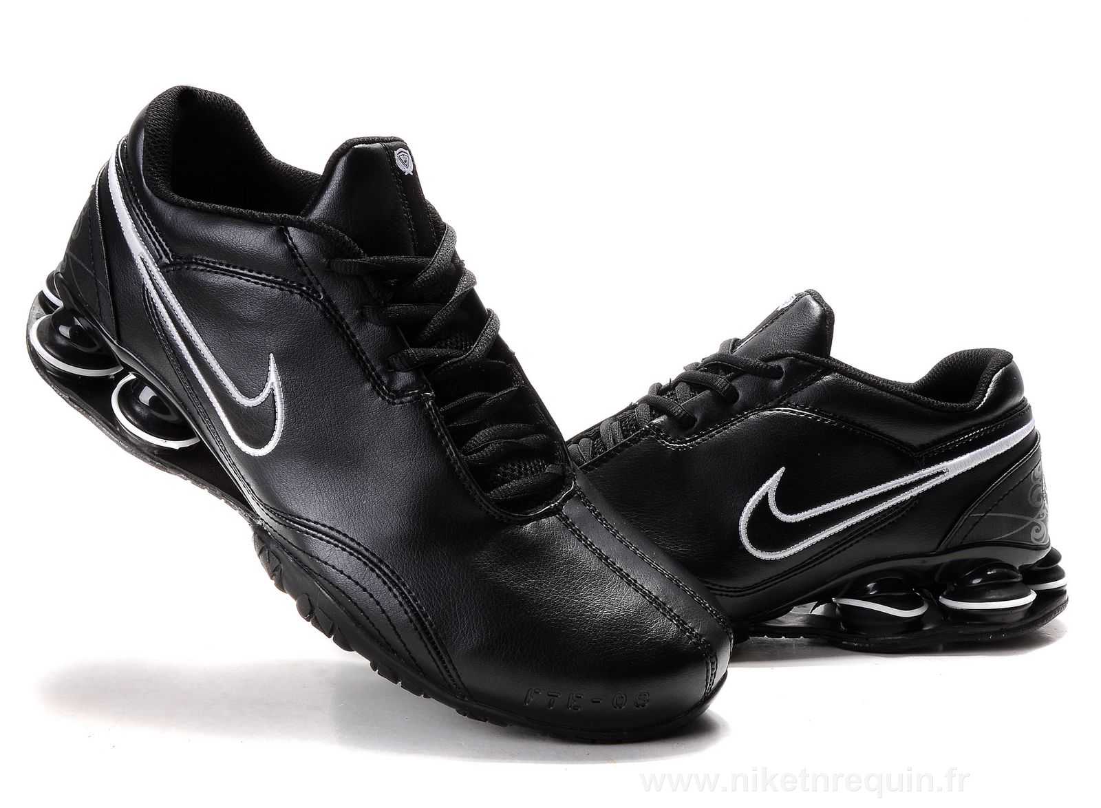 Noir Nike Shox R5 baskets (1).JPG